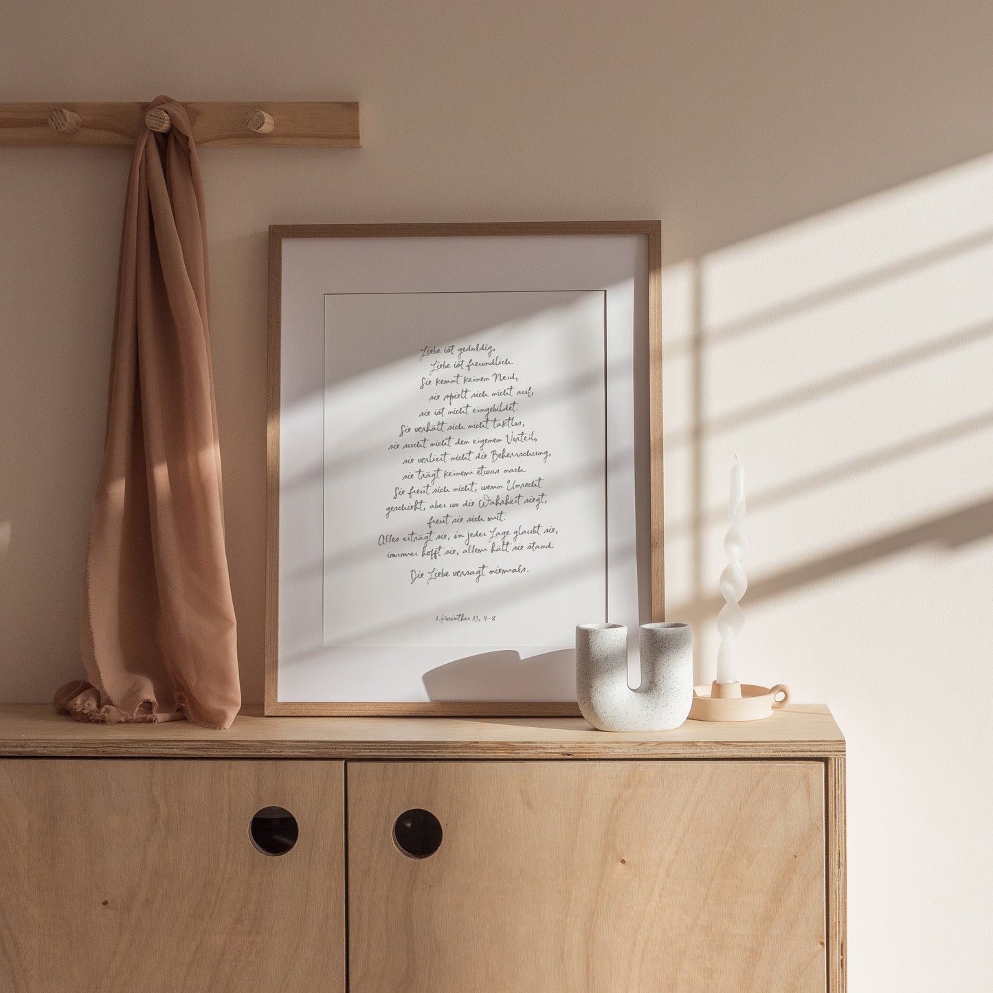 Liebe versagt nie, 1. Korinther 13 - Poster DIN A3 | Bibelvers Deutsch